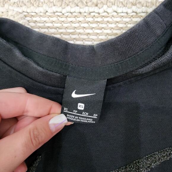 Nike black women's size xs crewneck cropped sweatshirt - Picture 5 of 8
